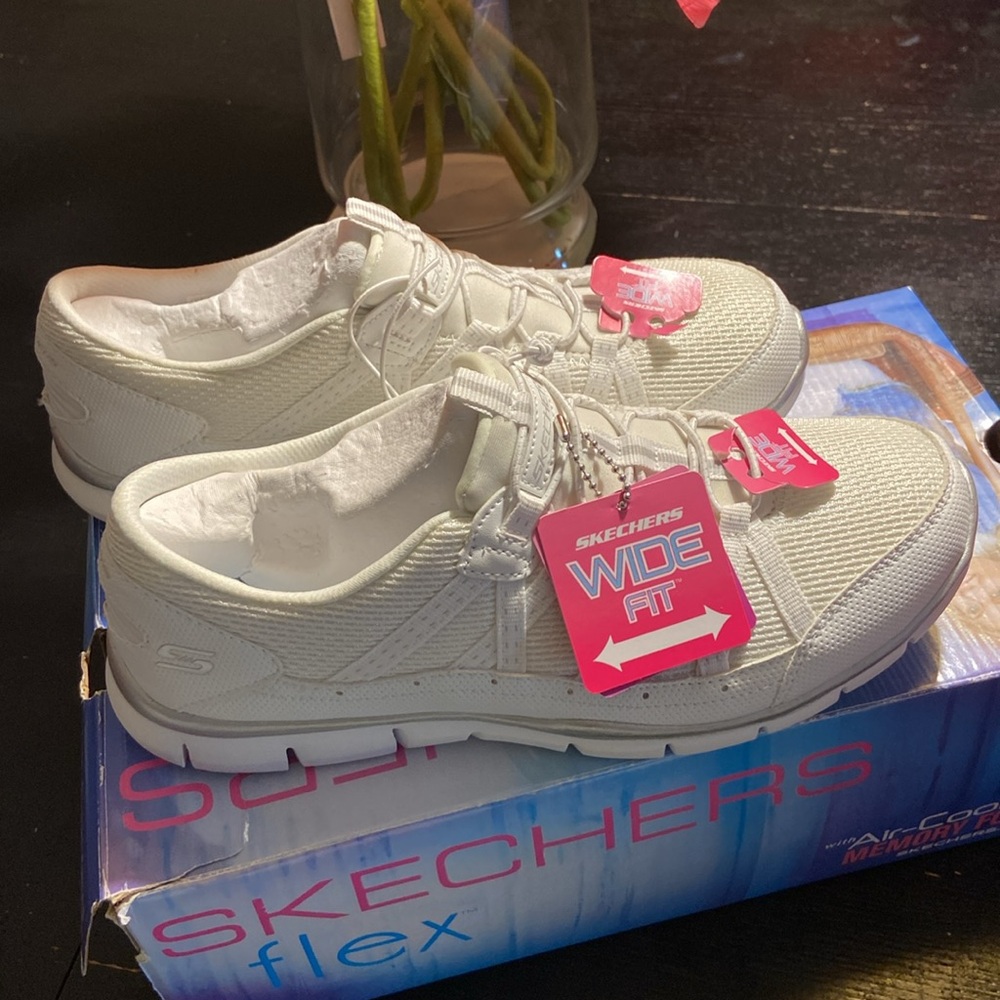 Sketchers shoes